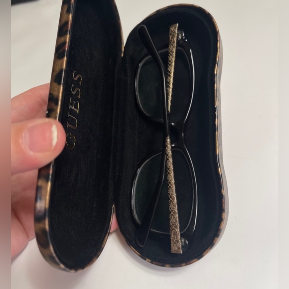Guess GU2500 Eyeglass Frames Black & Gold With Leopard Print Case - Picture 9 of 11